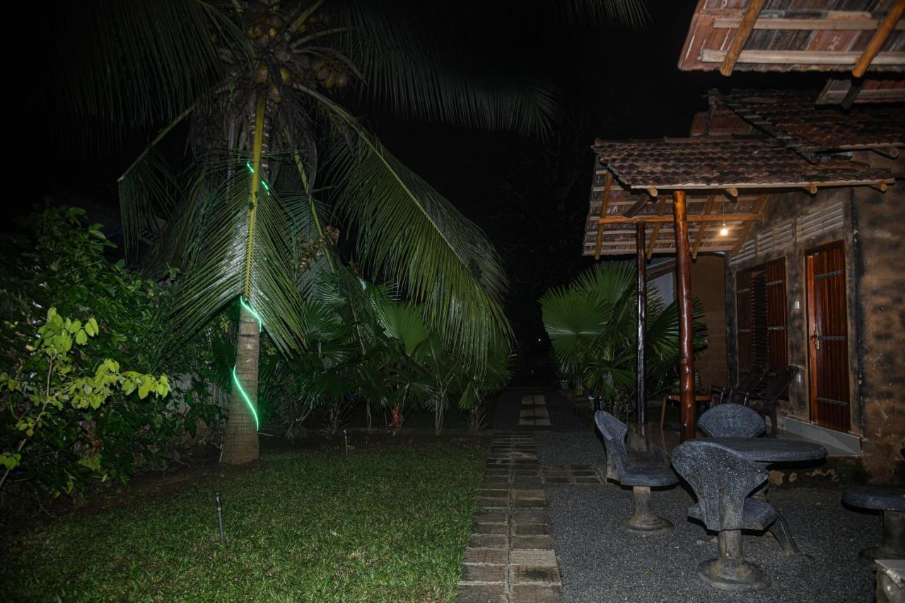 Clay House Hotel อุดาวาลาเว ภายนอก รูปภาพ