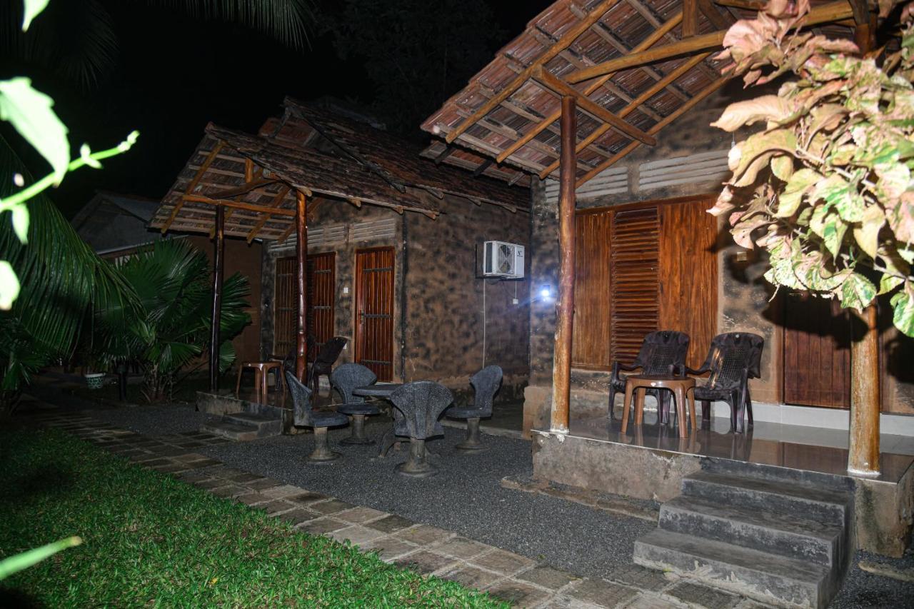 Clay House Hotel อุดาวาลาเว ภายนอก รูปภาพ